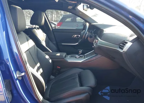 2022 BMW 330I xDrive z USA, uszkodzony, nr VIN 3MW5R7J00N8C28464